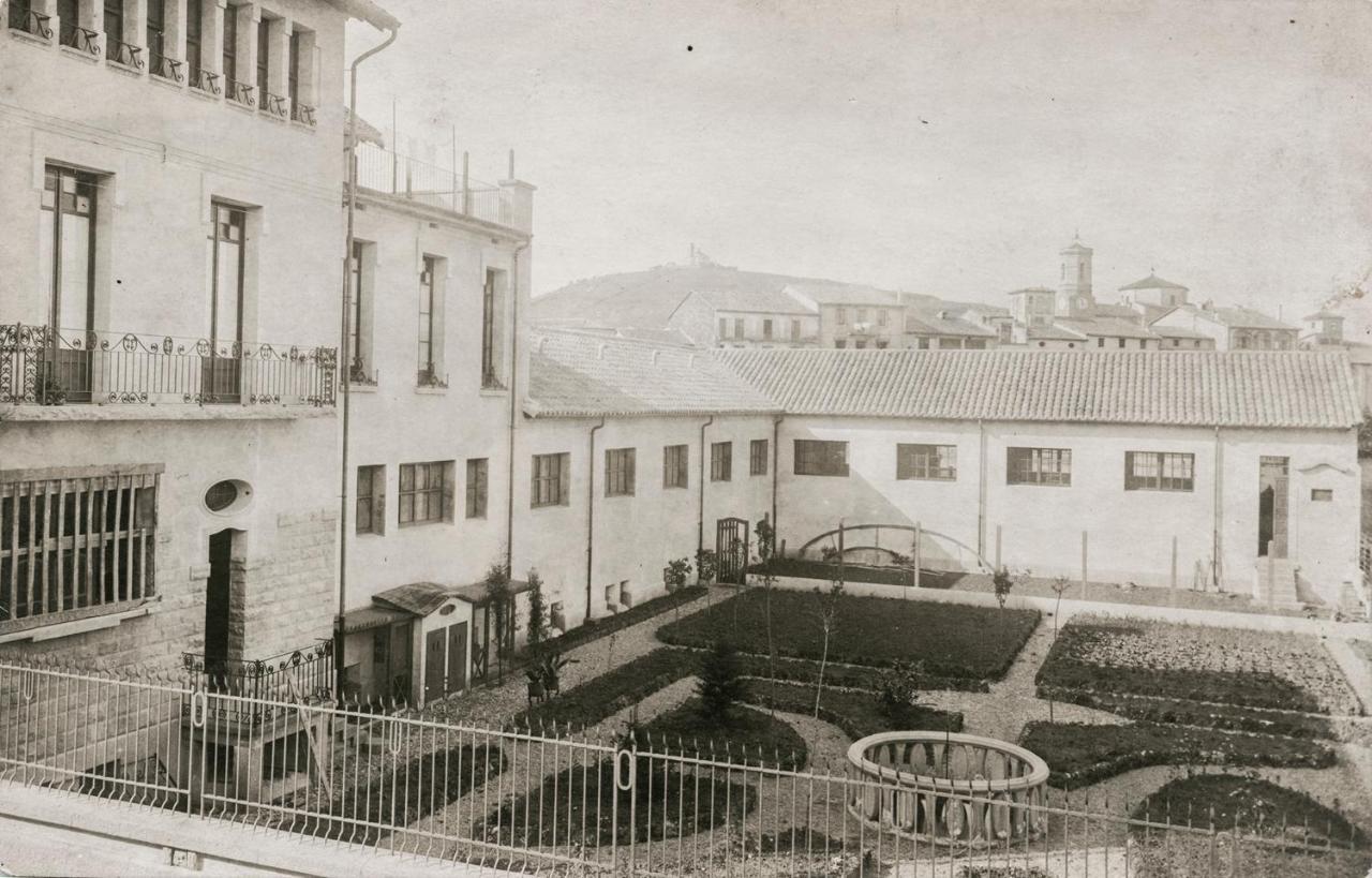 Fabrica Descals And Pavillion Villa Olot Exterior photo